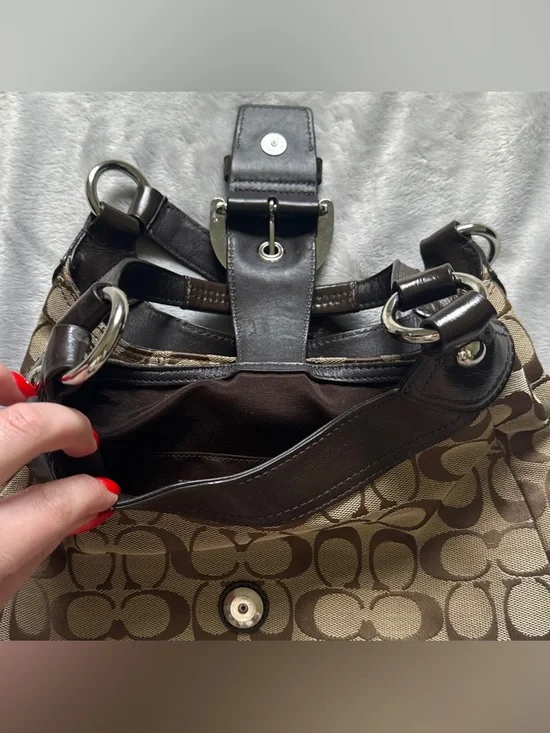 Coach Signature Soho Lynn Hobo Bag - Picture 9 of 16